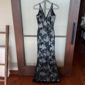 Dress The Population lace dress size small.